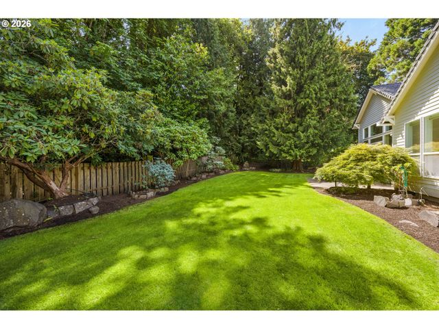 3900 KENTHORPE Way, West Linn, OR 97068