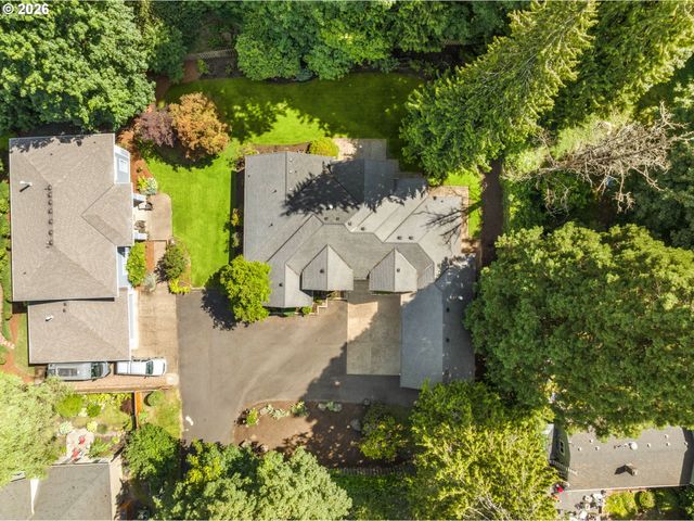 3900 KENTHORPE Way, West Linn, OR 97068