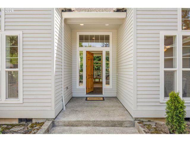 3900 KENTHORPE Way, West Linn, OR 97068