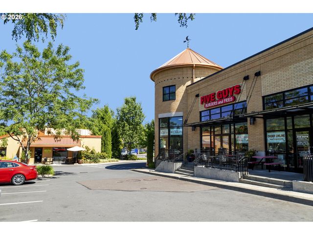 3900 KENTHORPE Way, West Linn, OR 97068