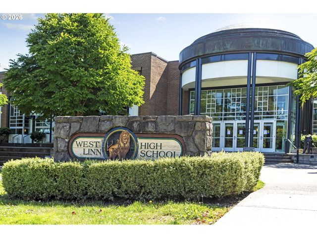 3900 KENTHORPE Way, West Linn, OR 97068