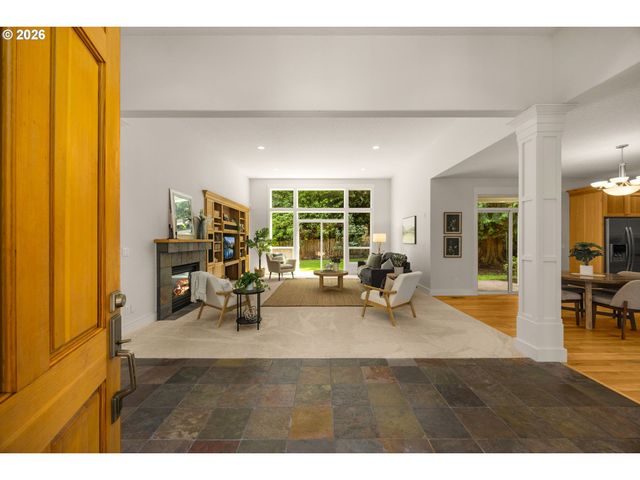 3900 KENTHORPE Way, West Linn, OR 97068