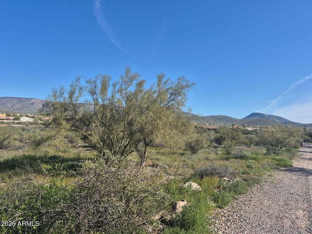10XX E Circle Mountain Road 0, New River, AZ 85087