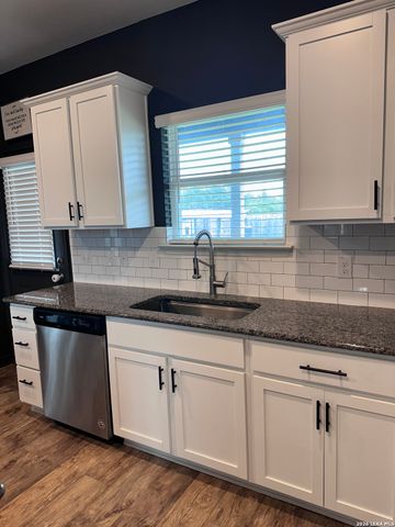 122 Desert Poppy, Bandera, TX 78003