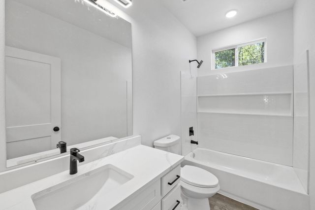165 Nuuanu LN, Bastrop, TX 78602