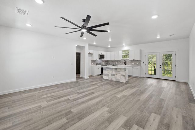 165 Nuuanu LN, Bastrop, TX 78602