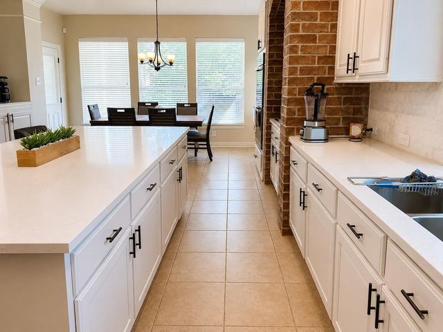 6 Meadow Rose Place, The Woodlands, TX 77382