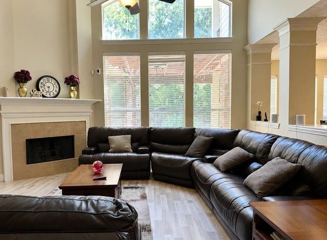 6 Meadow Rose Place, The Woodlands, TX 77382