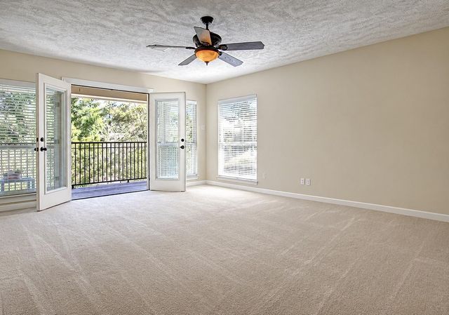 6 Meadow Rose Place, The Woodlands, TX 77382