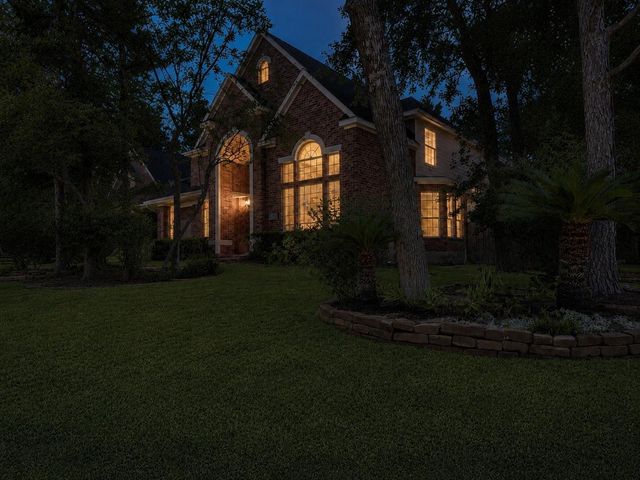 6 Meadow Rose Place, The Woodlands, TX 77382