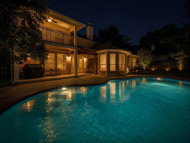 6 Meadow Rose Place, The Woodlands, TX 77382