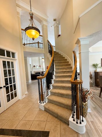 6 Meadow Rose Place, The Woodlands, TX 77382
