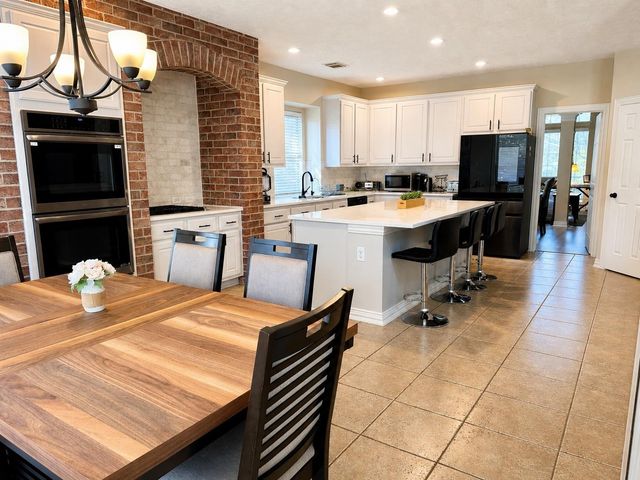 6 Meadow Rose Place, The Woodlands, TX 77382