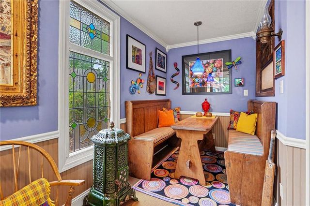 2 W Bridlespur Terrace, Kansas City, MO 64114