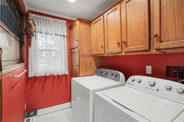 2 W Bridlespur Terrace, Kansas City, MO 64114