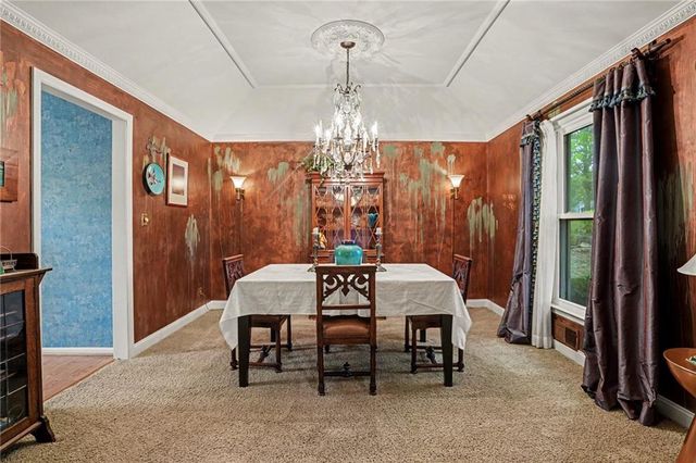 2 W Bridlespur Terrace, Kansas City, MO 64114