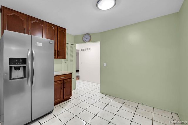 27665 Aberdeen Street, Southfield, MI 48076