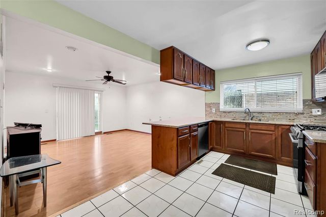 27665 Aberdeen Street, Southfield, MI 48076
