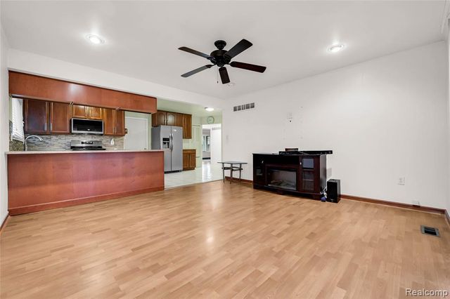 27665 Aberdeen Street, Southfield, MI 48076