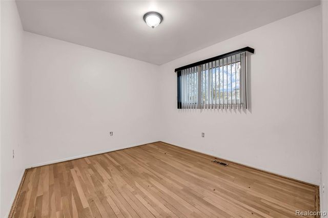 27665 Aberdeen Street, Southfield, MI 48076