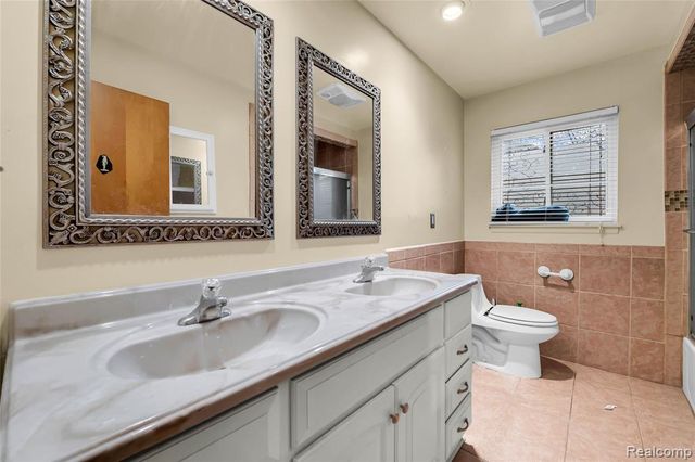 27665 Aberdeen Street, Southfield, MI 48076