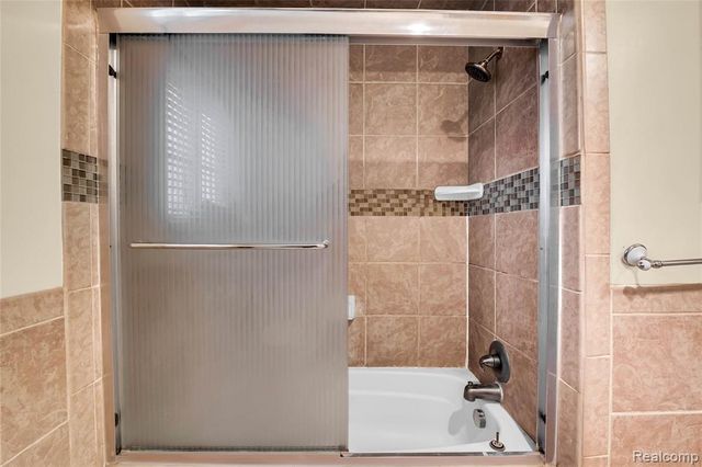 27665 Aberdeen Street, Southfield, MI 48076