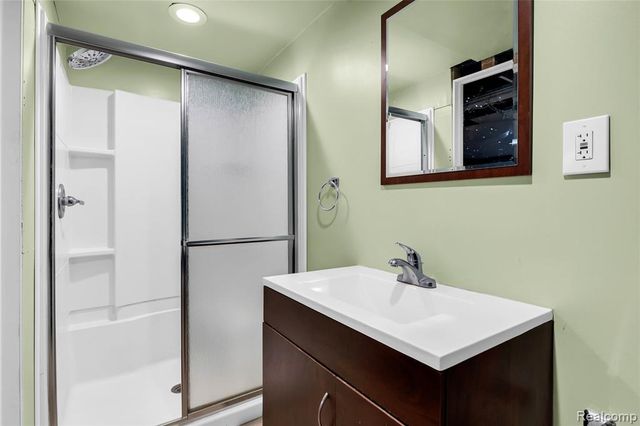 27665 Aberdeen Street, Southfield, MI 48076