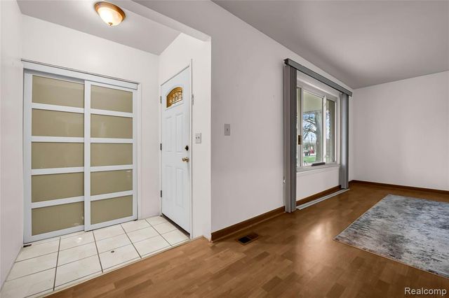 27665 Aberdeen Street, Southfield, MI 48076