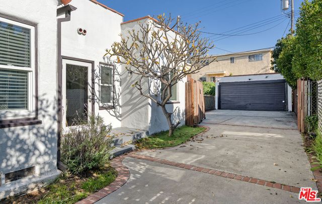 3652 Kelton Avenue, Los Angeles, CA 90034