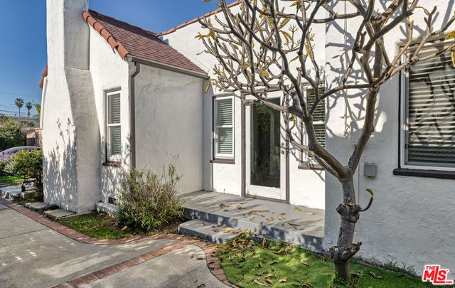 3652 Kelton Avenue, Los Angeles, CA 90034