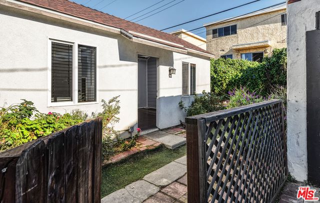 3652 Kelton Avenue, Los Angeles, CA 90034