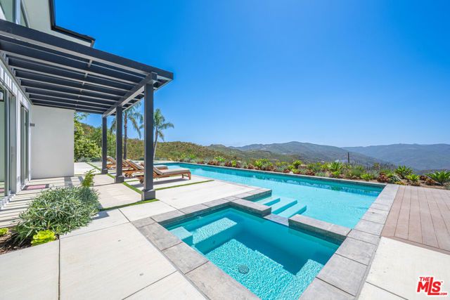 33303 Hassted Drive, Malibu, CA 90265