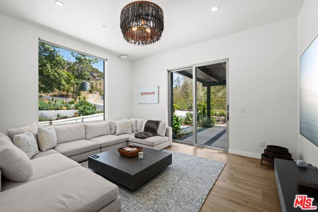 33303 Hassted Drive, Malibu, CA 90265