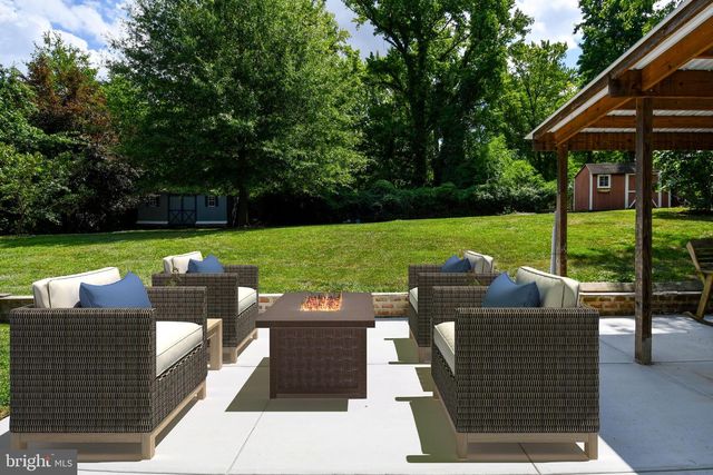 5523 HALWIS ST, Alexandria, VA 22303