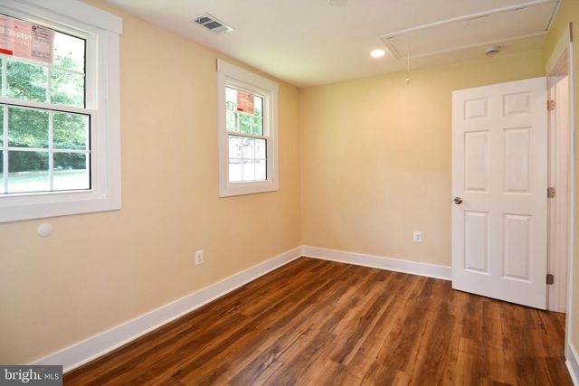 5523 HALWIS ST, Alexandria, VA 22303