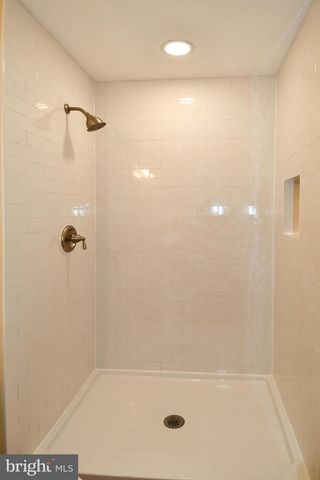 5523 HALWIS ST, Alexandria, VA 22303