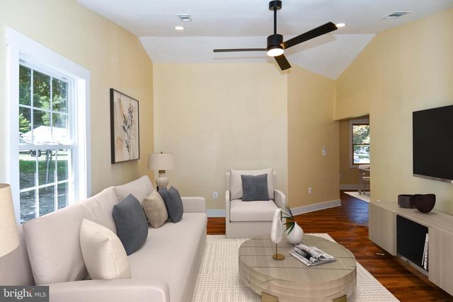 5523 HALWIS ST, Alexandria, VA 22303