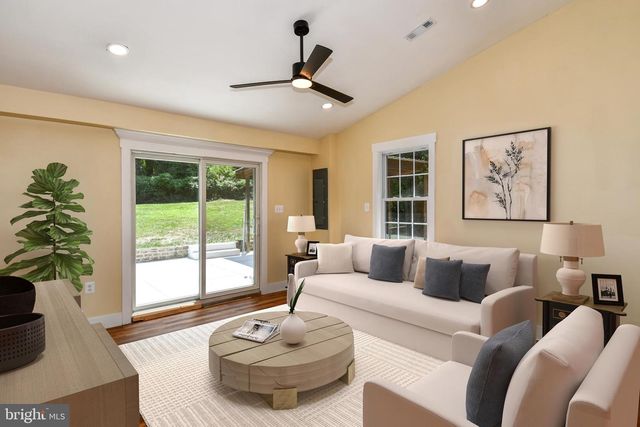 5523 HALWIS ST, Alexandria, VA 22303