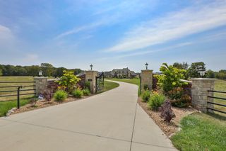 9784 East Farm Road 104, Strafford, MO 65757