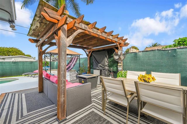 9661 NW 24th Place, Sunrise, FL 33322