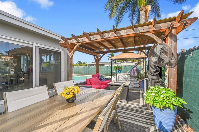 9661 NW 24th Place, Sunrise, FL 33322