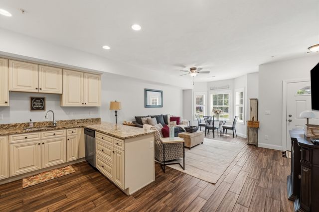 22 Hamel Way 22, Haverhill, MA 01835