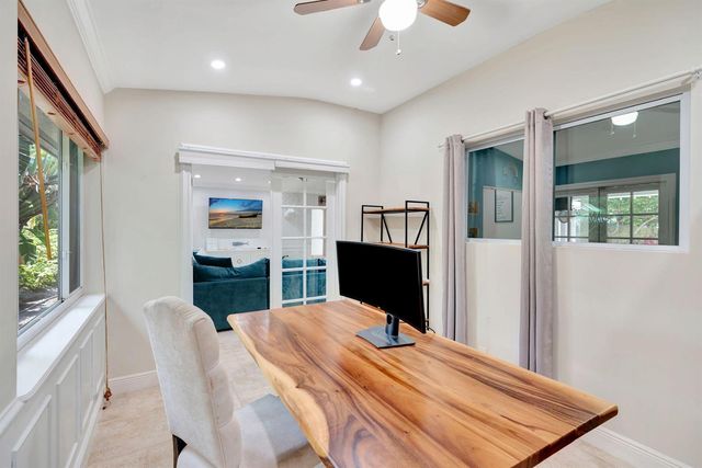 2436 Holly Lane NE, Palm Beach Gardens, FL 33410