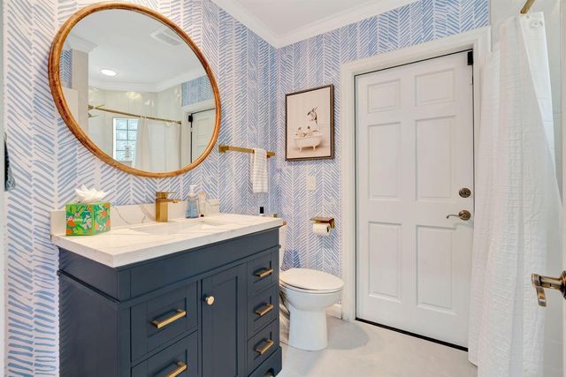 2436 Holly Lane NE, Palm Beach Gardens, FL 33410