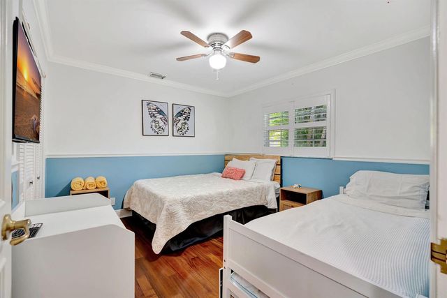 2436 Holly Lane NE, Palm Beach Gardens, FL 33410