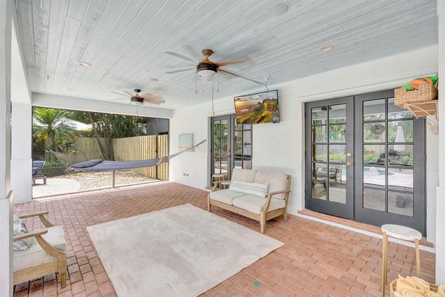 2436 Holly Lane NE, Palm Beach Gardens, FL 33410