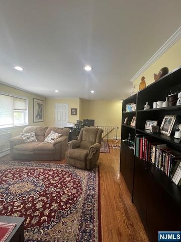 2-22 Virginia B, Fair Lawn, NJ 07410