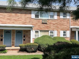 2-22 Virginia B, Fair Lawn, NJ 07410