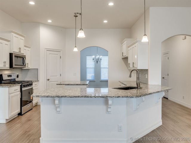 7315 E Oak Ridge Street, Broken Arrow, OK 74014