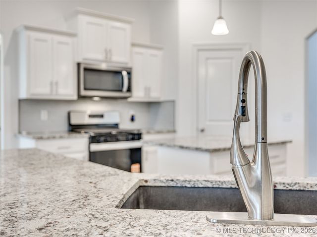 7315 E Oak Ridge Street, Broken Arrow, OK 74014